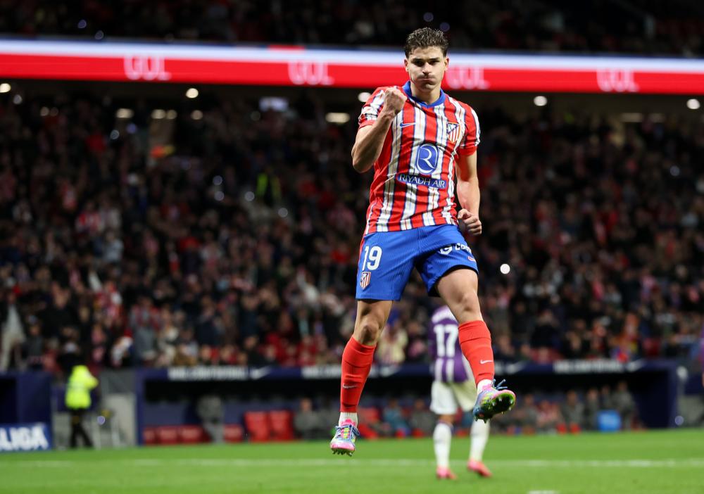 突出了在篮 突出了在篮